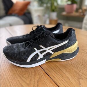 ASICS Men's Black and Gold Athletic Shoes